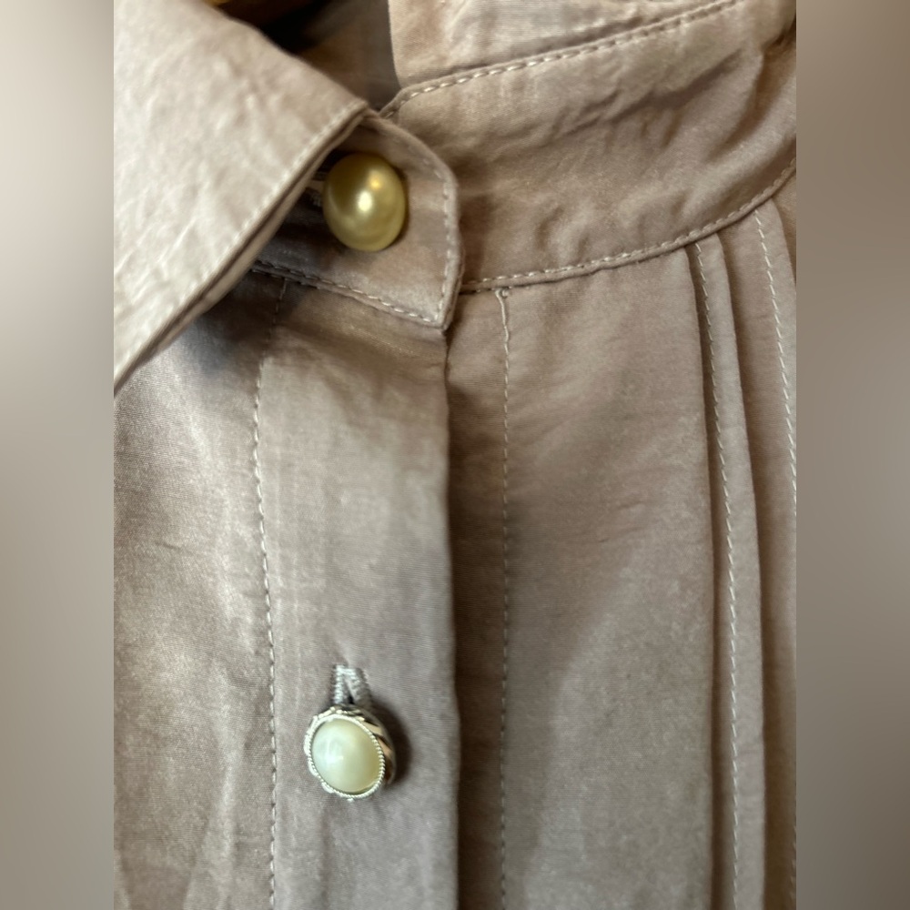 Vintage tuxedo pleated blouse - Picture 2 of 10